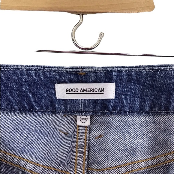 Good American High Waisted Distressed Boyfriend Jean Shorts Size 10-30 - Picture 4 of 6